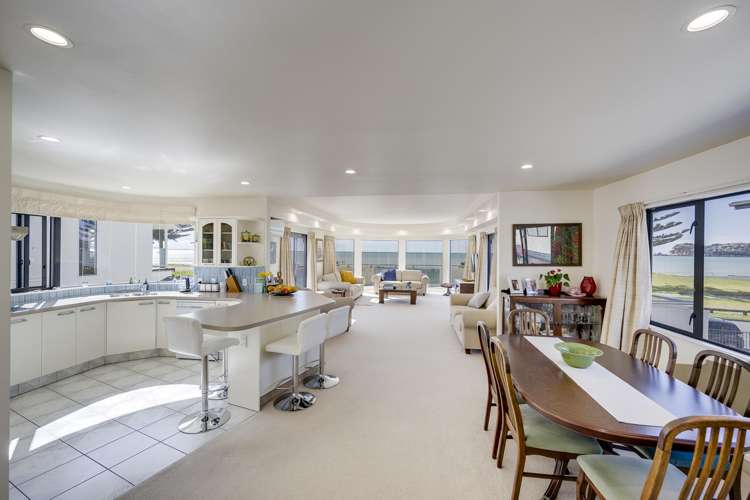 24 The Esplanade Westshore_6