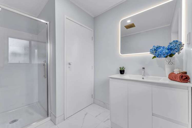 3/4173A Great North Road Glen Eden_16