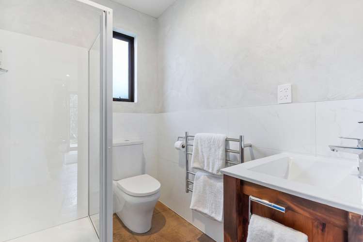 157 Point View Drive East Tamaki Heights_21