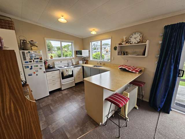 1 Ngaio Street Kaka Point_3