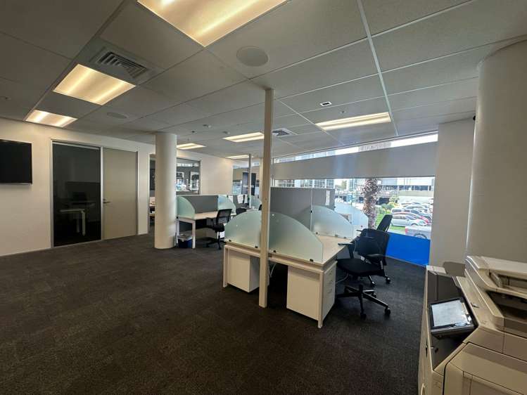 Ground Floor/12 Osterley Way Manukau_1