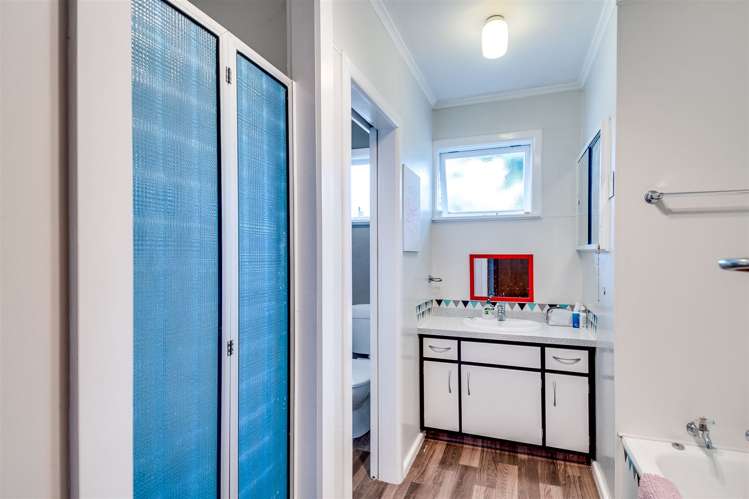 42 Harold Holt Avenue Onekawa_11