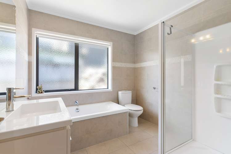 28 Columbia Crescent Beachlands_17