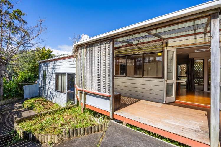 27 Greenvalley Rise Glenfield_13