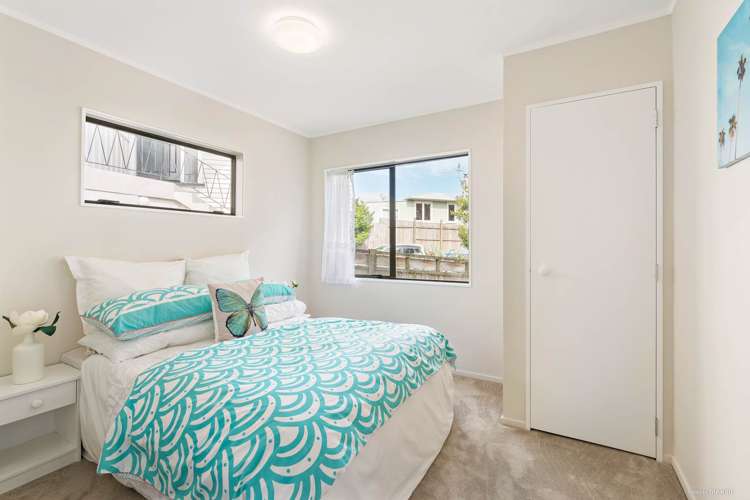 2/11 Taipari Road Te Atatu Peninsula_9