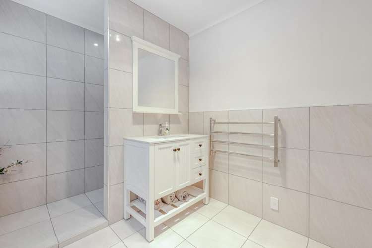 6 Walpole Avenue Hillpark_10