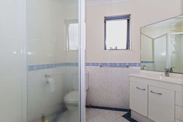 8 Baulcomb Parade Windsor Park_16