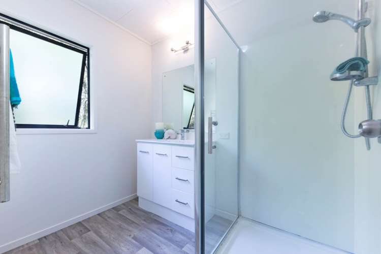 55 Meadowvale Rise Titirangi_13