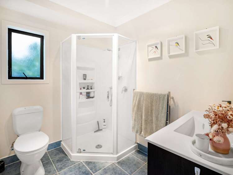 34 Dahlstrom Grove Kelvin Grove_18