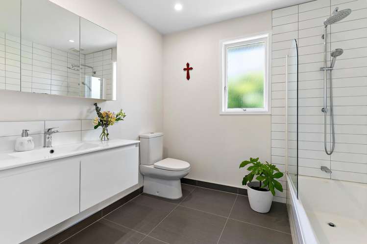 64 Blakeborough Drive Forrest Hill_16