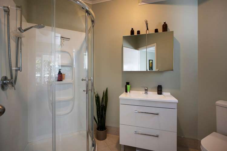 15 Maybeck Road Mount Albert_17