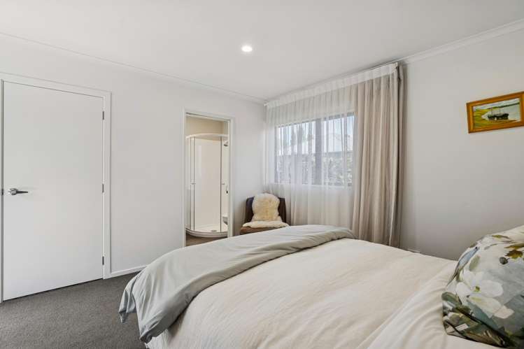 85 Lagoon Avenue Albert Town_16