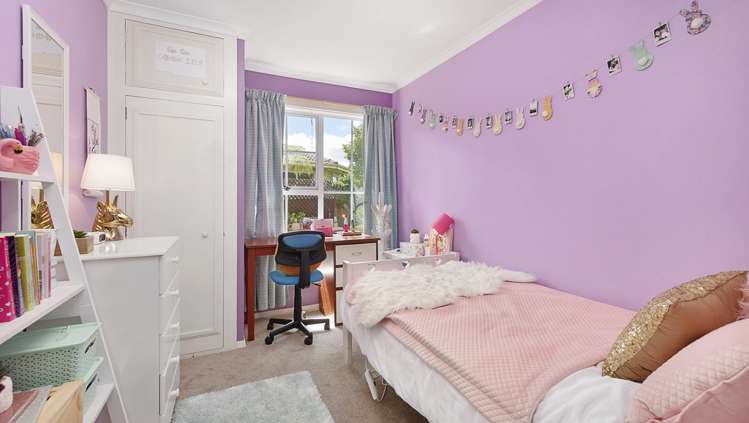 26 Denniston Crescent Redwood_7