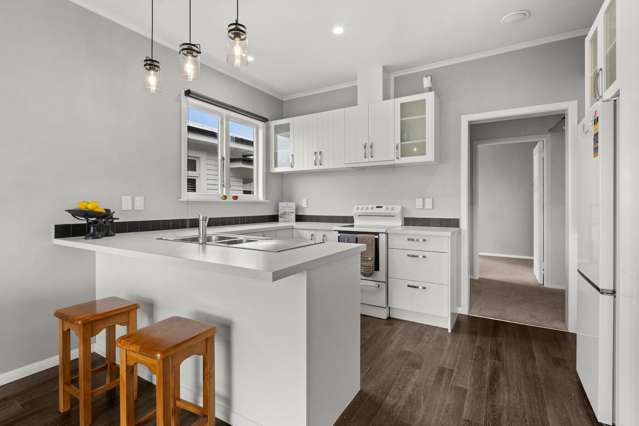 810 Queen Street East Parkvale_1