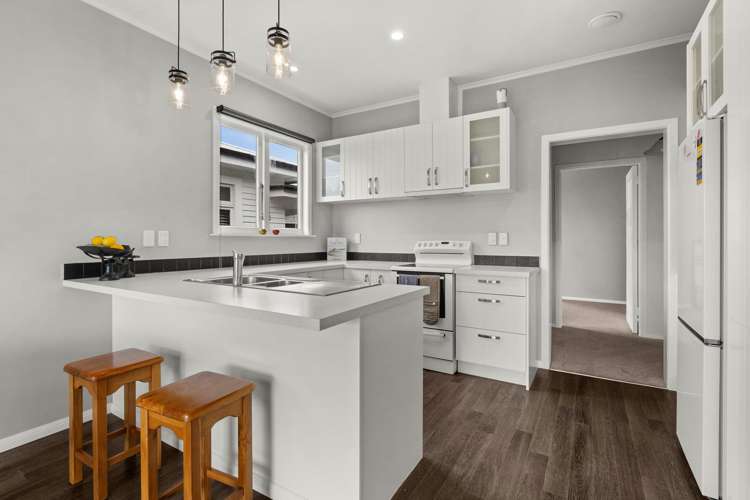 810 Queen Street East Parkvale_1