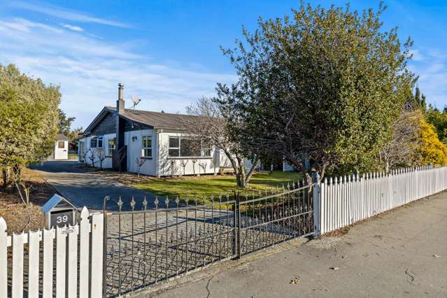 1416sqm site is Pure Gold Home With A Heart