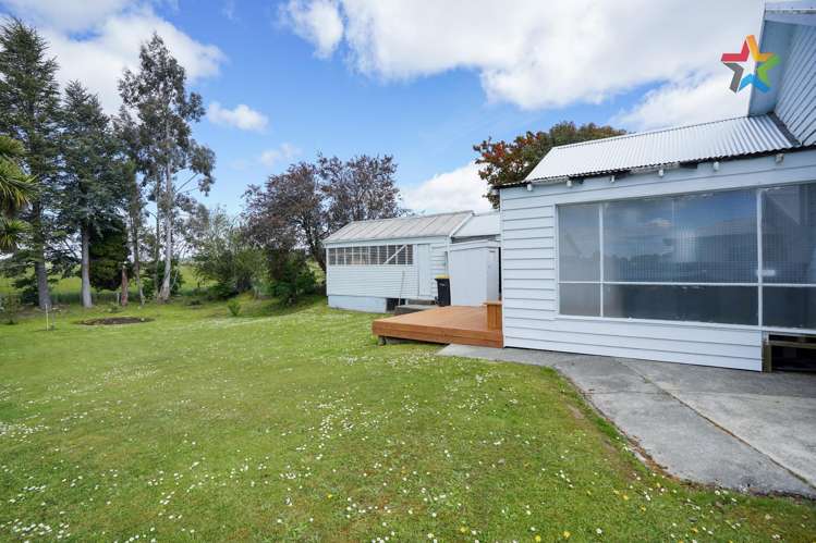 35 Sinclair Avenue Nightcaps_14