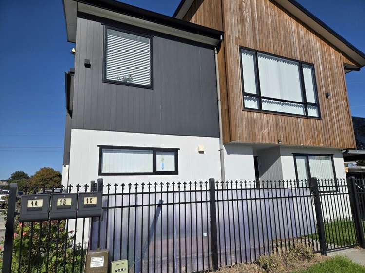 1A Fulton Crescent Otara_13