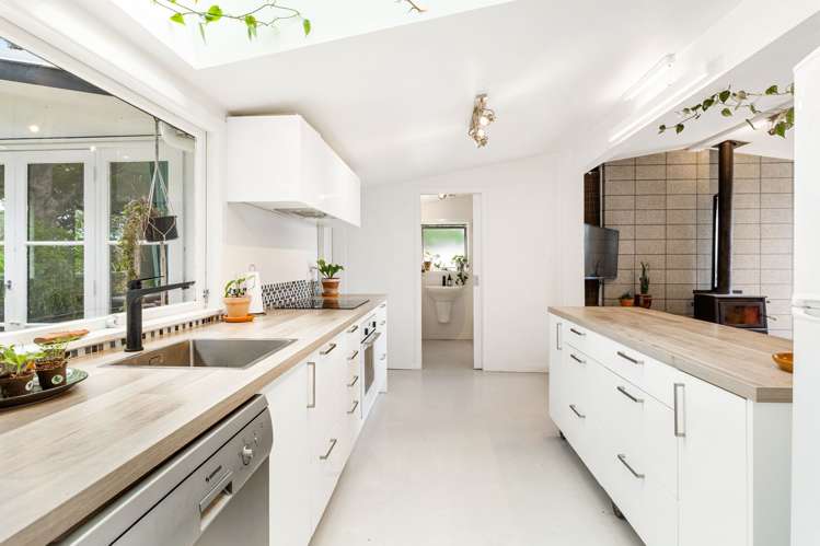 29 Kauri Point Road Laingholm_21