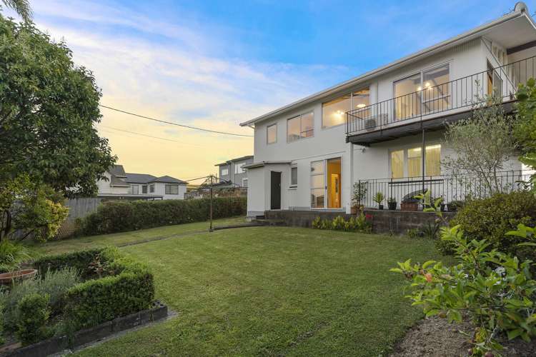 2/253 Glenfield Road Hillcrest_20