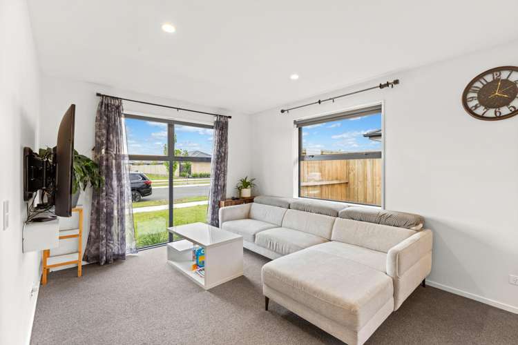 175 Faringdon Boulevard Rolleston_5