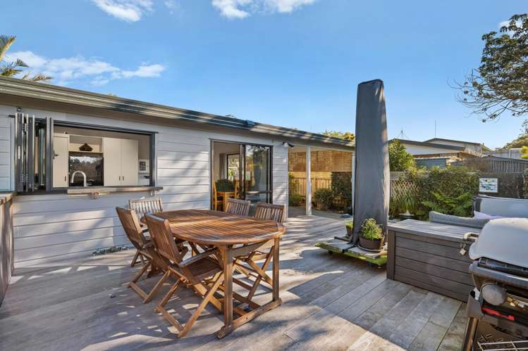 2/15 Dobell Road Stanmore Bay_14