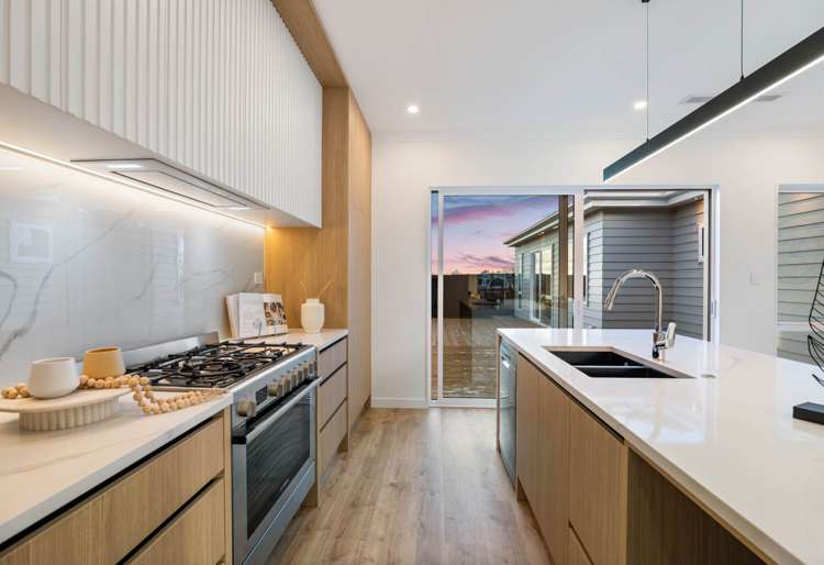 97 Parish Drive_5