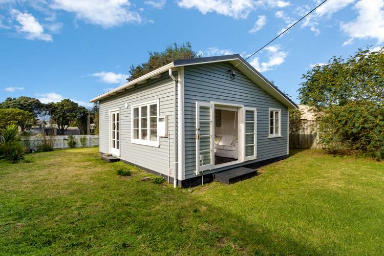 6 Kapiti Lane Otaki Beach_16