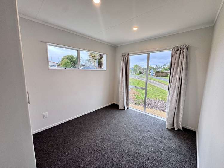33 Escalona Street Te Kamo_11
