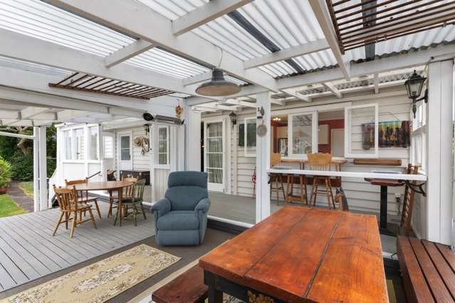 Corner Site - Centre Stage