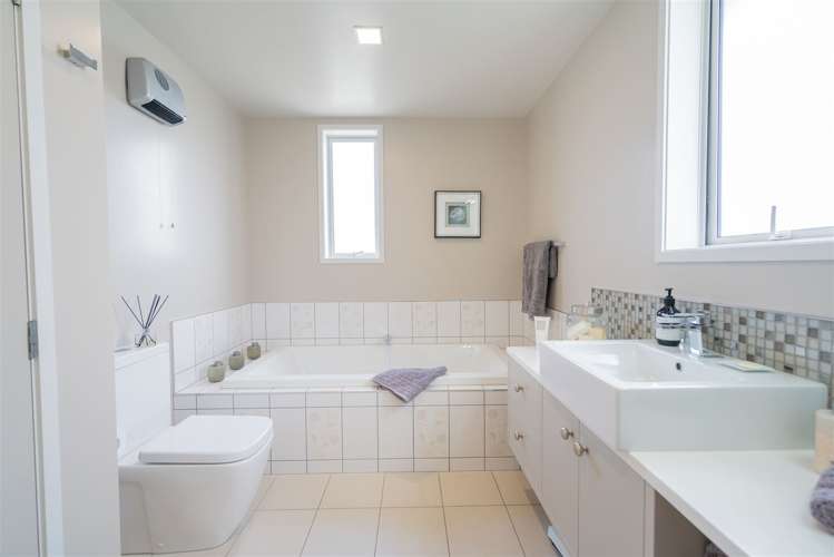 140 Howden Street Te Anau_23