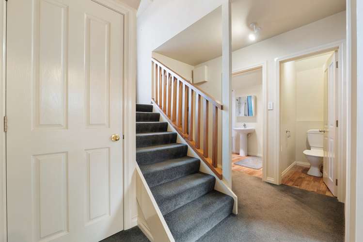 2/50 Crofton Road Harewood_7