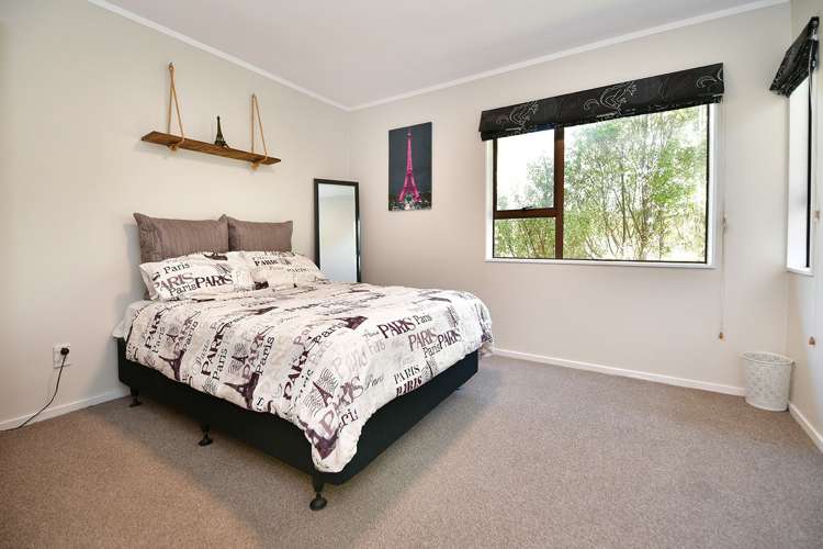 36 Surf Road Stanmore Bay_11