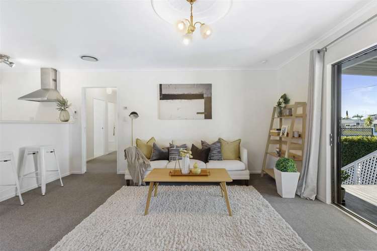 1/2 Graham Avenue Te Atatu Peninsula_5