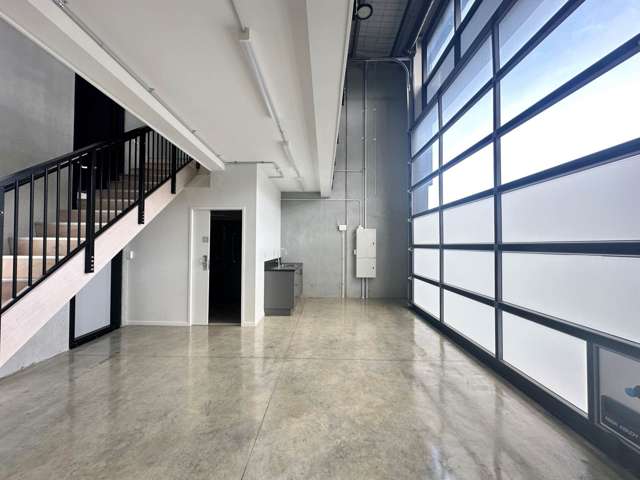 FUNCTIONAL VACANT WAREHOUSE/OFFICE
