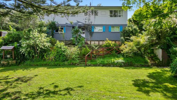 12 Starr Street 11330_1