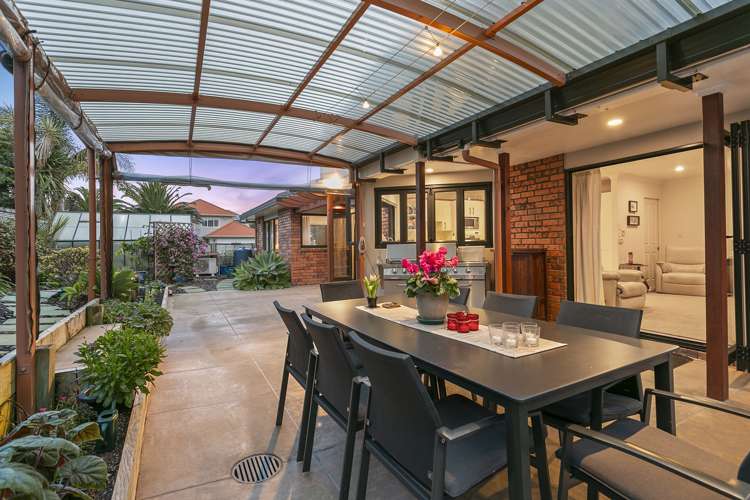 8 Waimanu Bay Drive Te Atatu Peninsula_24