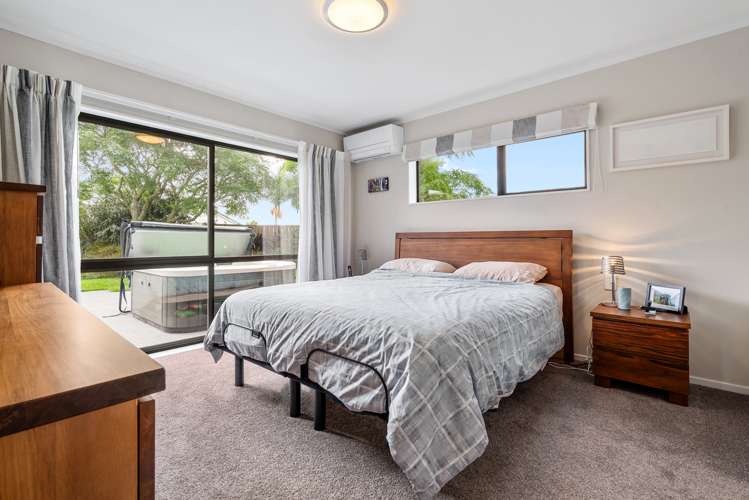 8 Kuripaka Crescent The Gardens_9