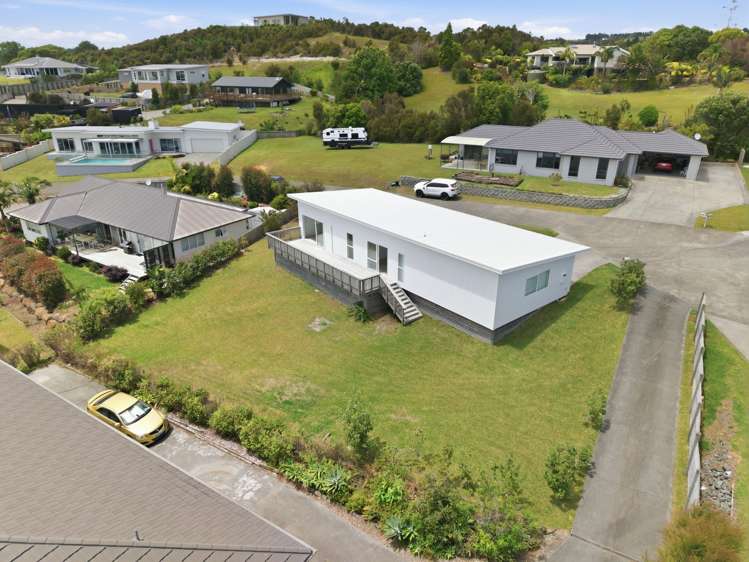 34 Eagles Way Cable Bay_31