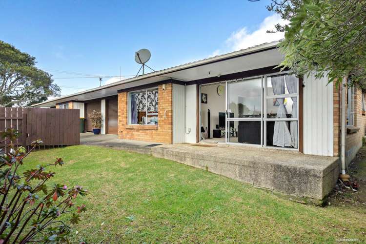 69 Clayburn Road Glen Eden_13