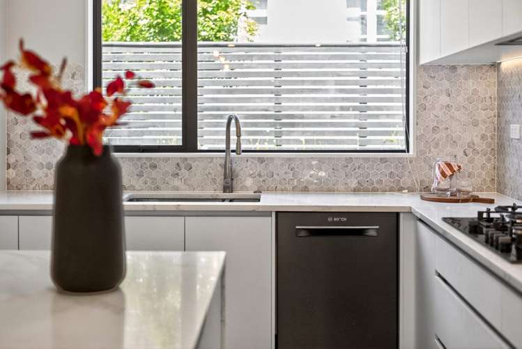 7 Walford Road Point Chevalier_13