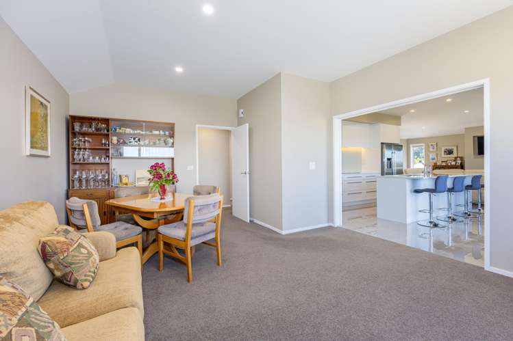 18 Pleasant Way Matakatia_12