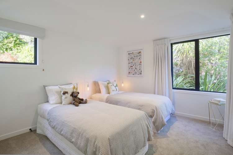 562 Peninsula Road Kelvin Heights_21