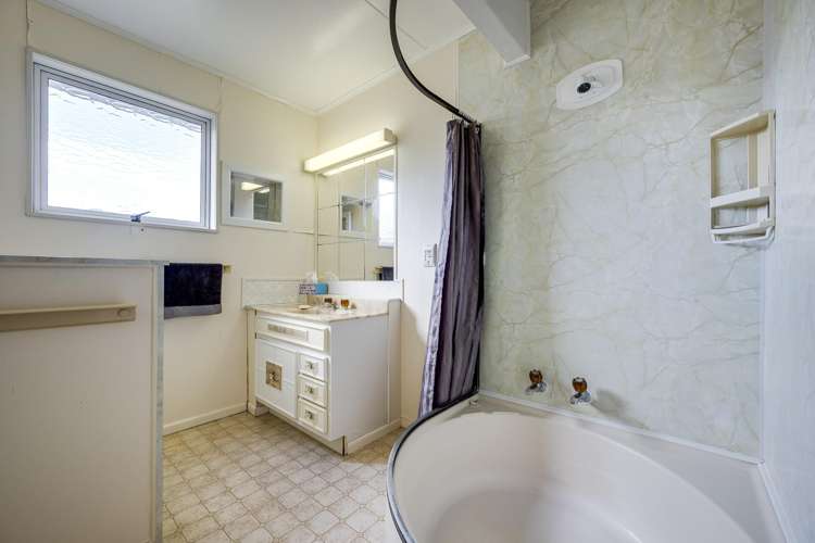 18 France Road Bluff Hill_17