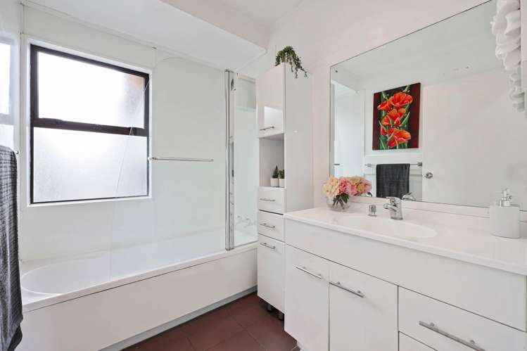 2/34 Tupaki Place Pakuranga Heights_16