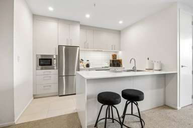 204/8 Waikumete Road_2