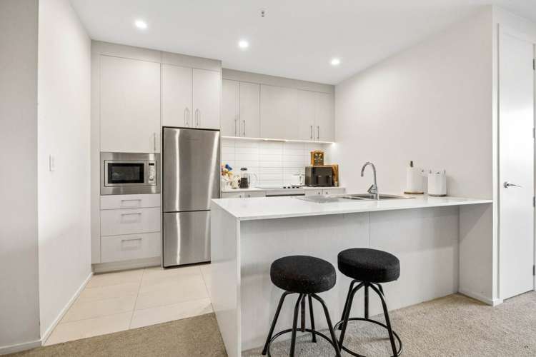 204/8 Waikumete Road Glen Eden_2