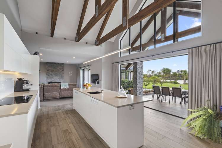 98 Bushlake Way Kingseat_12