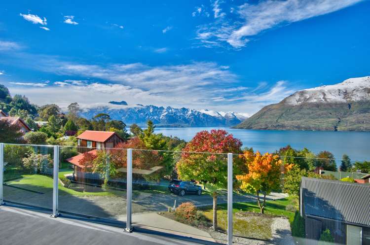 8b Moss Lane Fernhill/Sunshine Bay_2