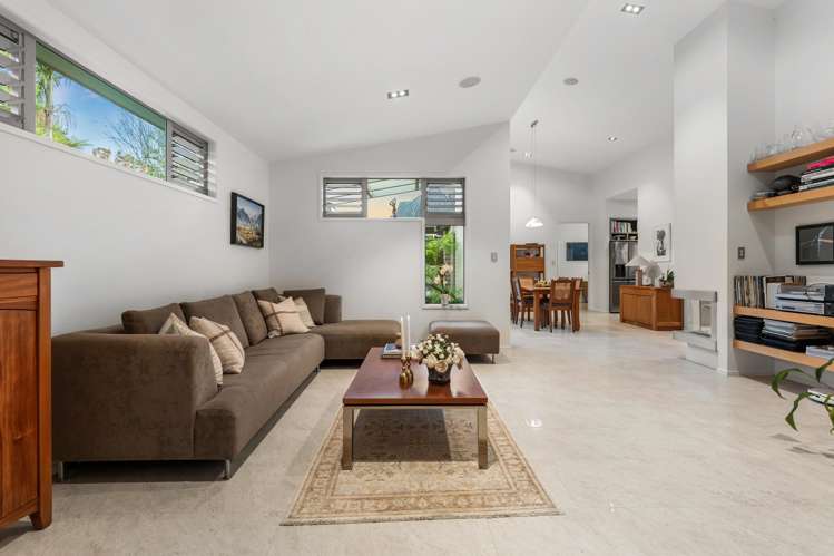 10 Thomas Hunter Lane Greenhithe_11